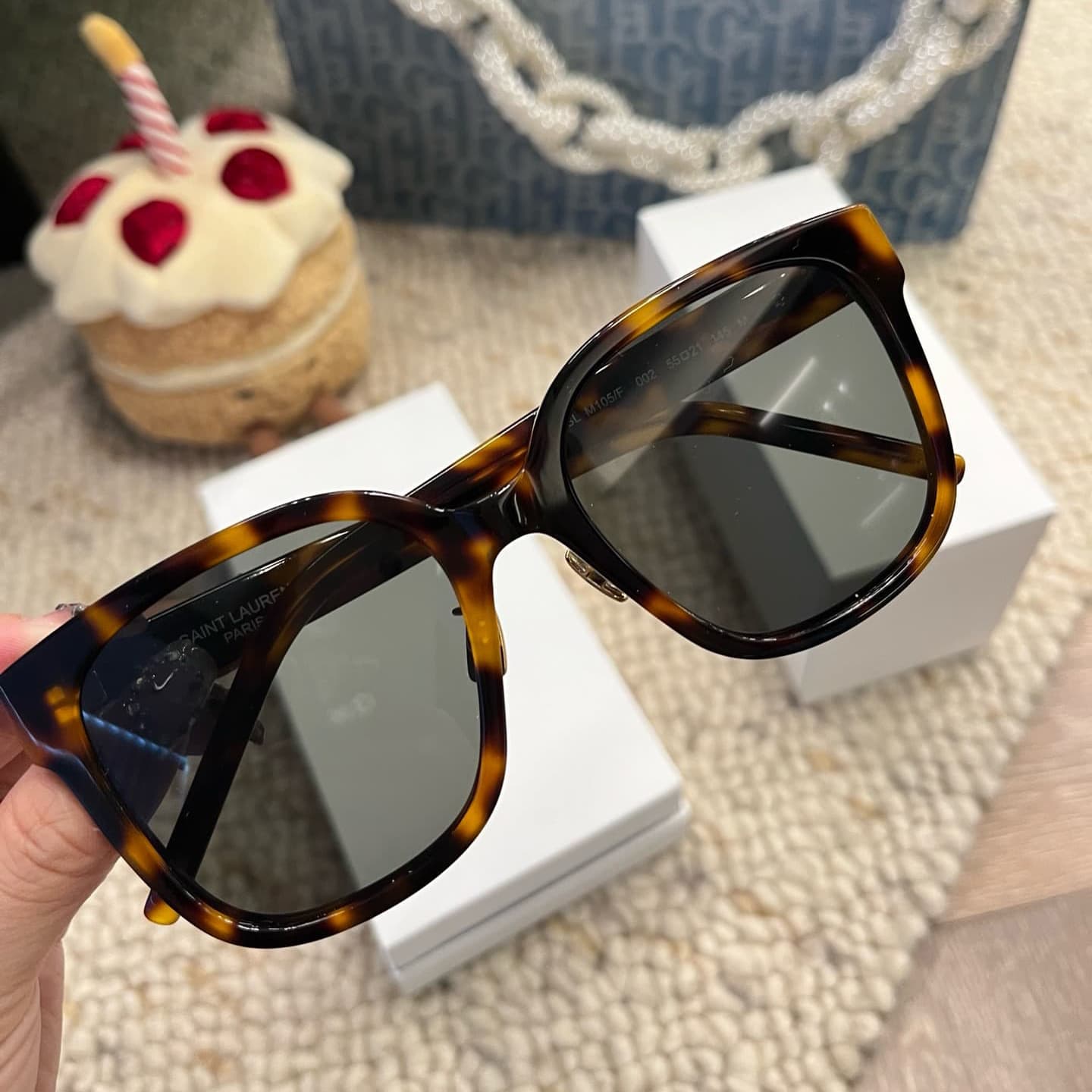 YSL Sunglasses MONOGRAM tortoiseshell frame adjustable nose pads adapt to different angles providing better fit & greater comfort