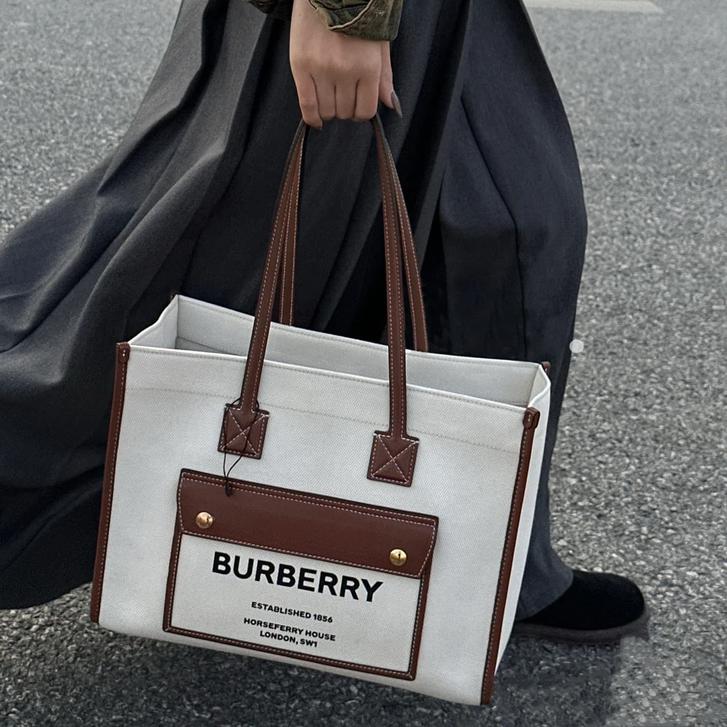 BURBERRY Handbag Medium Freya Tote