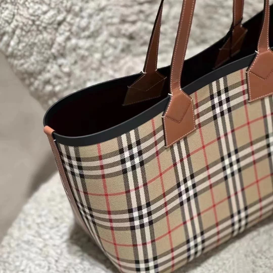 BURBERRY Handbag Medium and Large London Tote