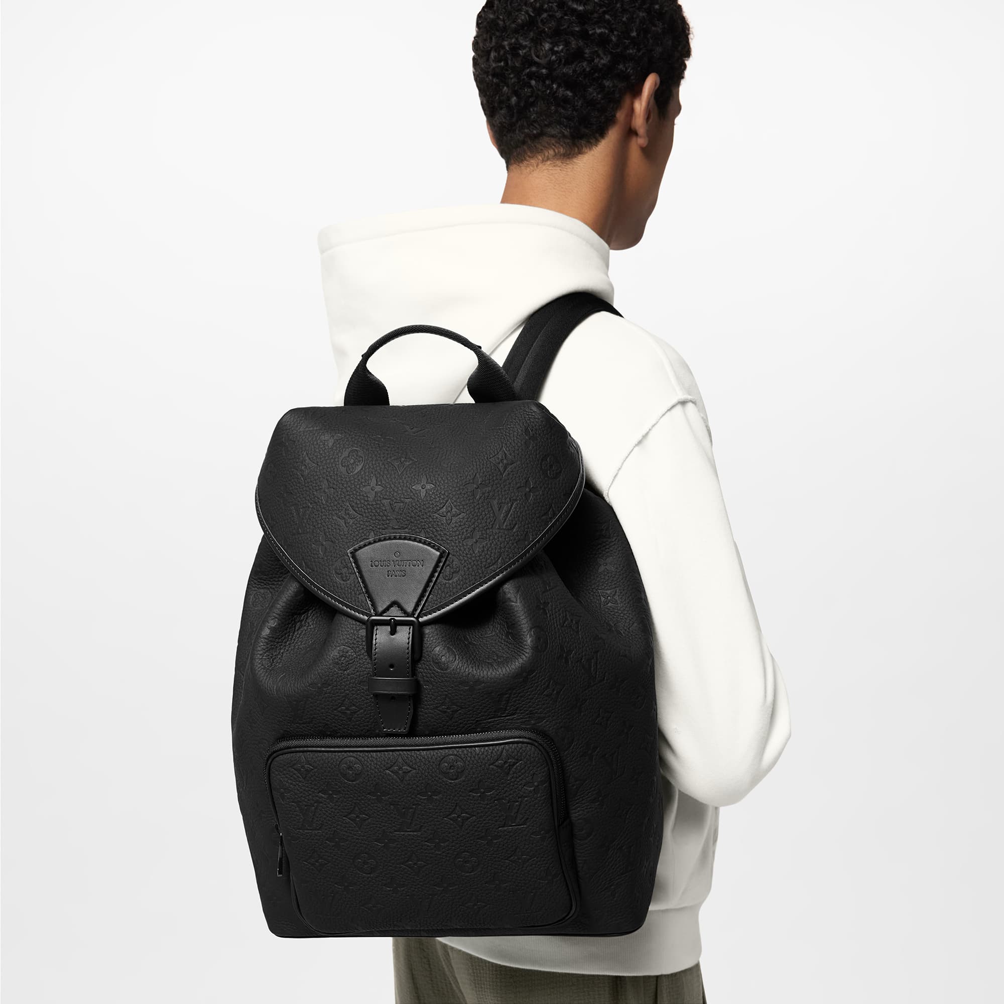 LOUIS VUITTON Backpack Montsouris dark pattern