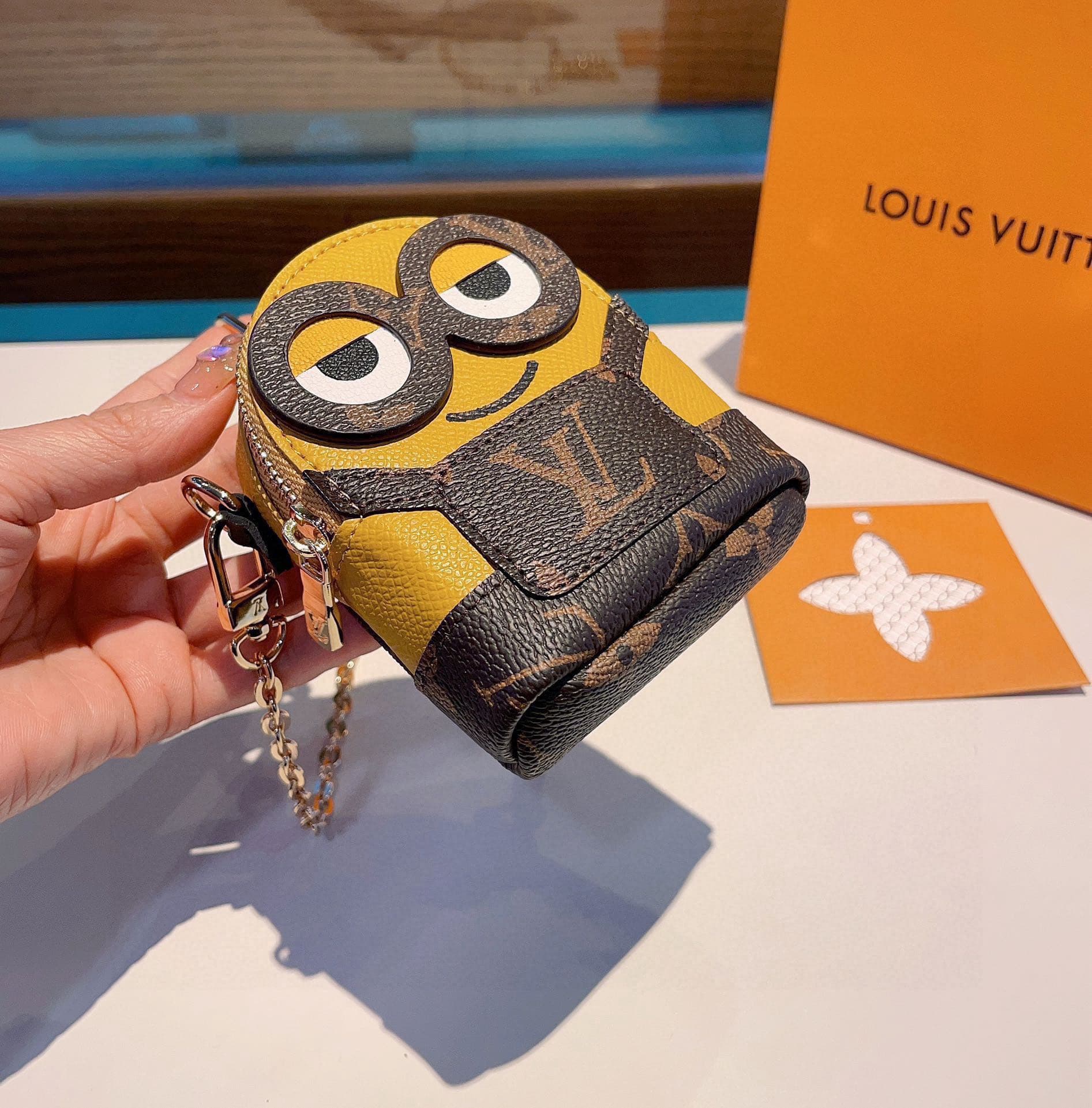 LOUIS VUITTON Minions 2 eyes Minibag for bank card earphones coins key & hanging accessories