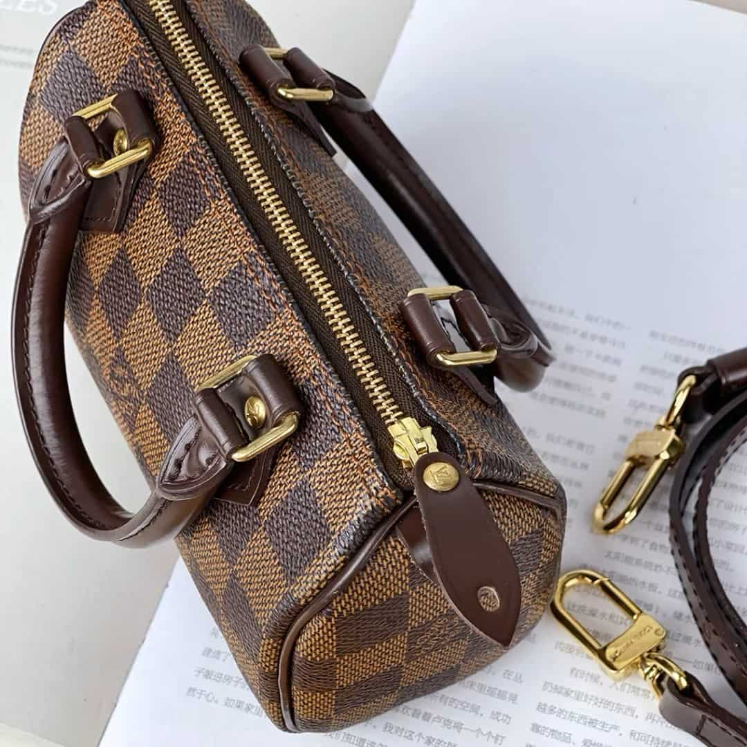 LOUIS VUITTON Speedy Bandoulière 20 Handbag