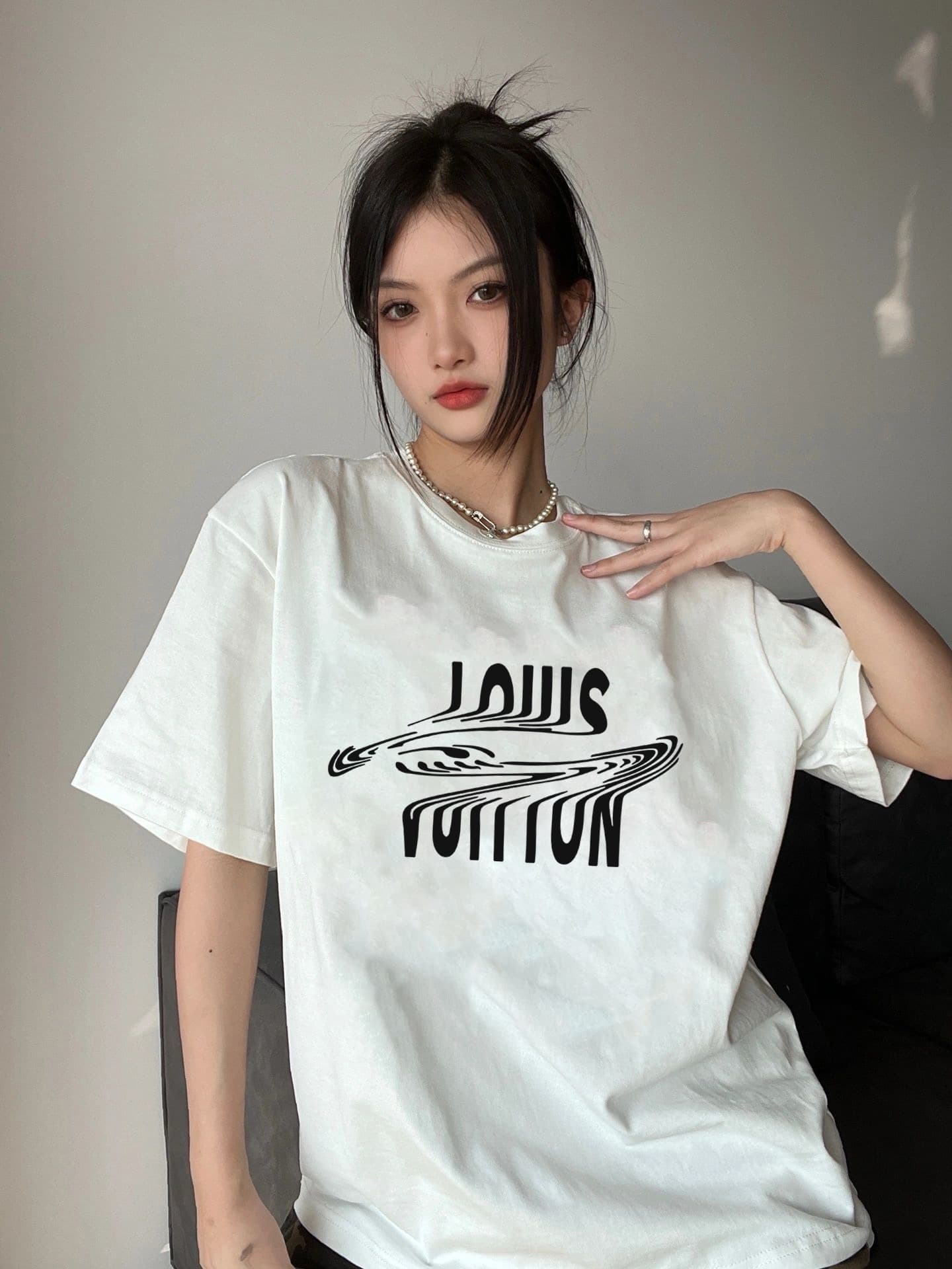 Louis Vuitton T-shirt Unisex Women`s & Men`s New Short Sleeve oversize version loose fit