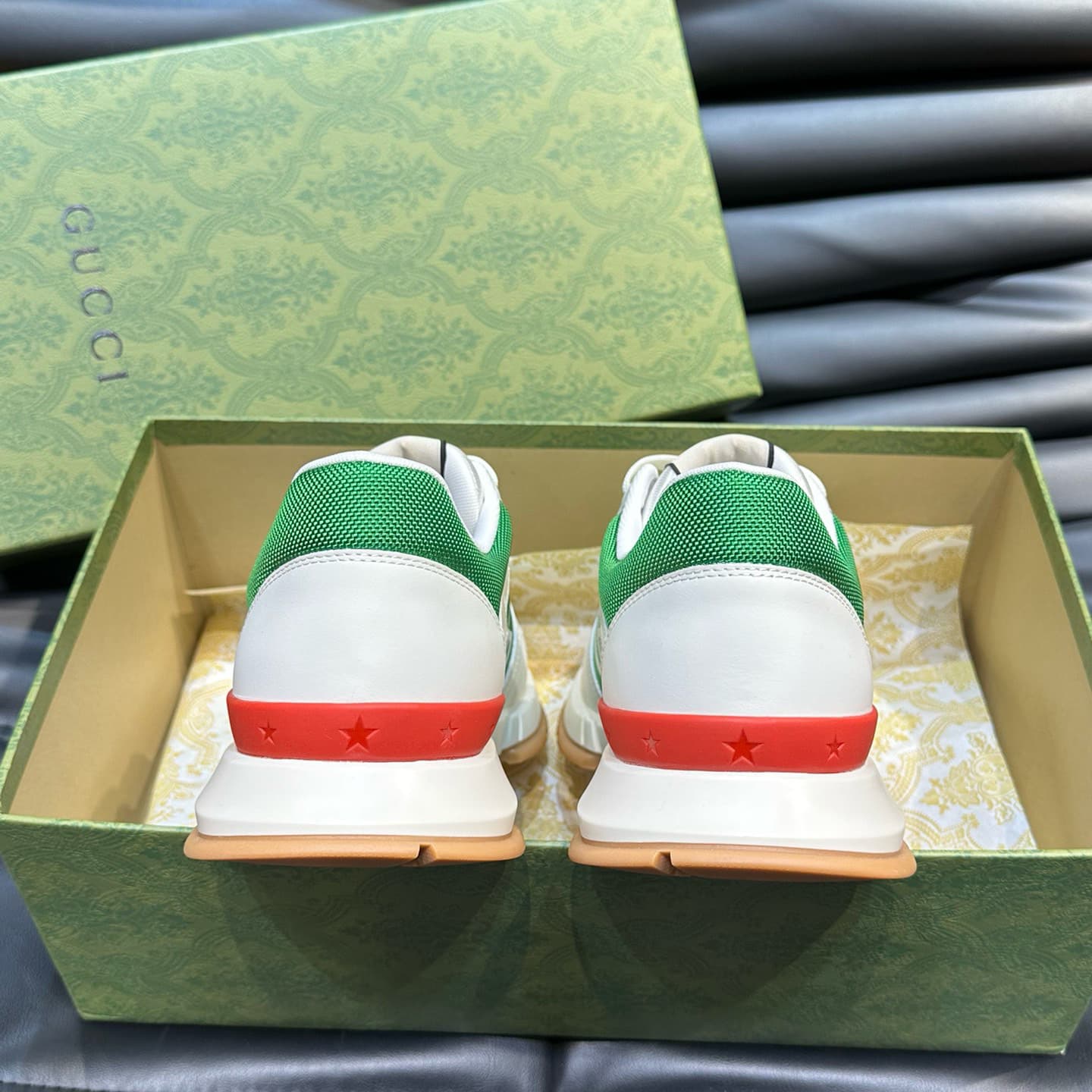 GUCCI Shoes Men's Lightweight Comfort Magazine-Featured  Good Quality