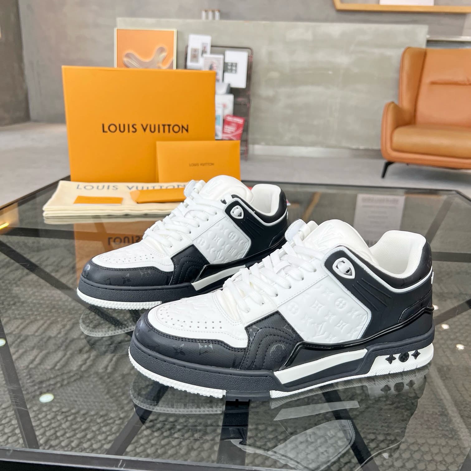 Louis Vuitton Shoes Men's Lightweight Comfort Magazine-Featured  Good Quality