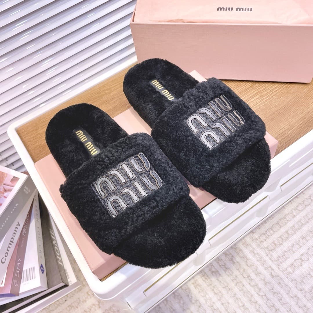 Miu Miu shoes Women‘s Fully Fleece-Lined Flat Slippers Black