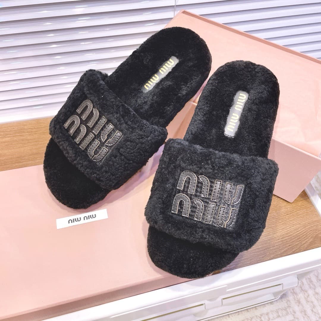 Miu Miu shoes Women‘s Fully Fleece-Lined Flat Slippers Black